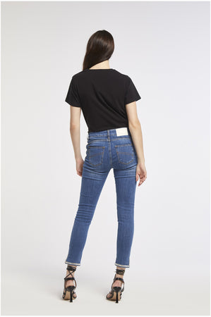 PANTALONE SKINNY CON STRAS AL FONDO