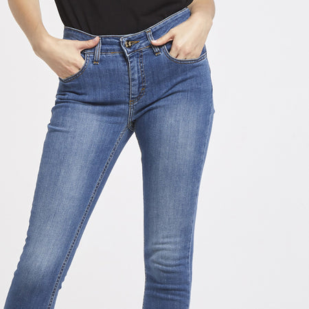 PANTALONE SKINNY CON STRAS AL FONDO