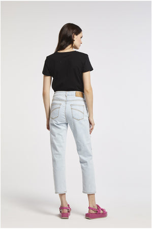 PANTALONE REGULAR CON STRAS