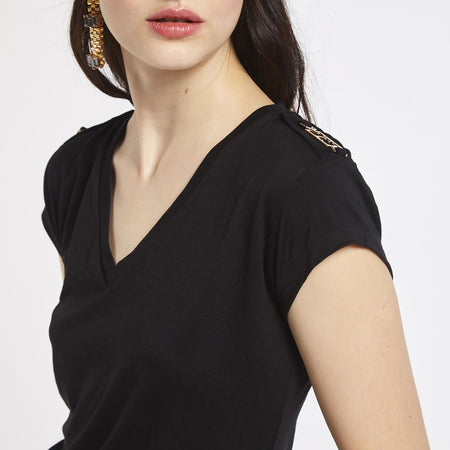T SHIRT SCOLLO A V CON PLACCHETTE