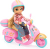 Unique Eyes - Amy con scooter