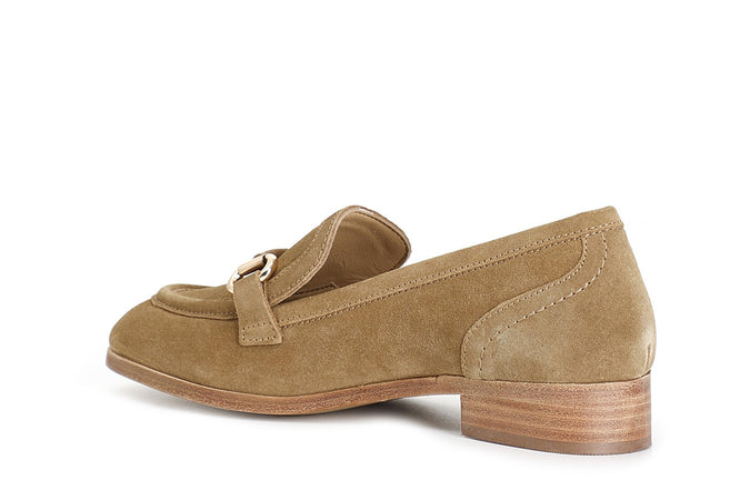 MOCASSINO IN PELLE SCAMOSCIATA CON MORSETTO