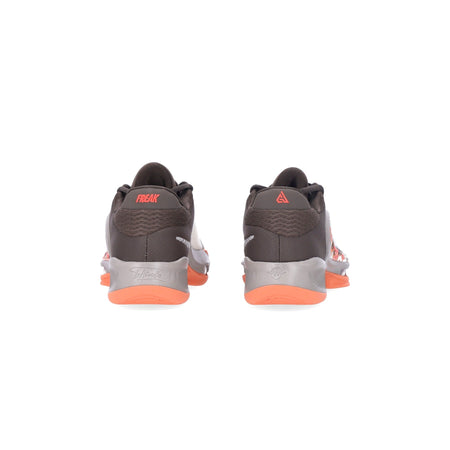 NIKE NBA Scarpa Basket Uomo Zoom Freak 4 "letter Bros" Ironstone/orange Trance/cobblestone/sail da uomo