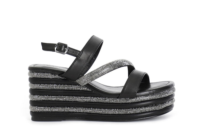SANDALO ASIMMETRICO STRASS E NAPPA CON ZEPPA RIGHE STRASS