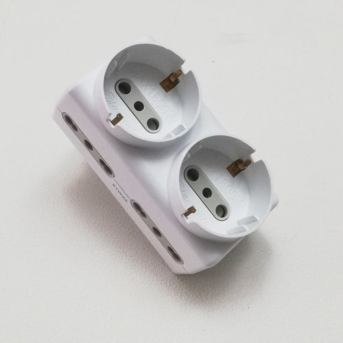 Adattatore con 2 schuko + 4 biprese da 16A