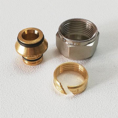 Adattatore da 16mm attacco 1/2" x 16mm per tubo multistrato