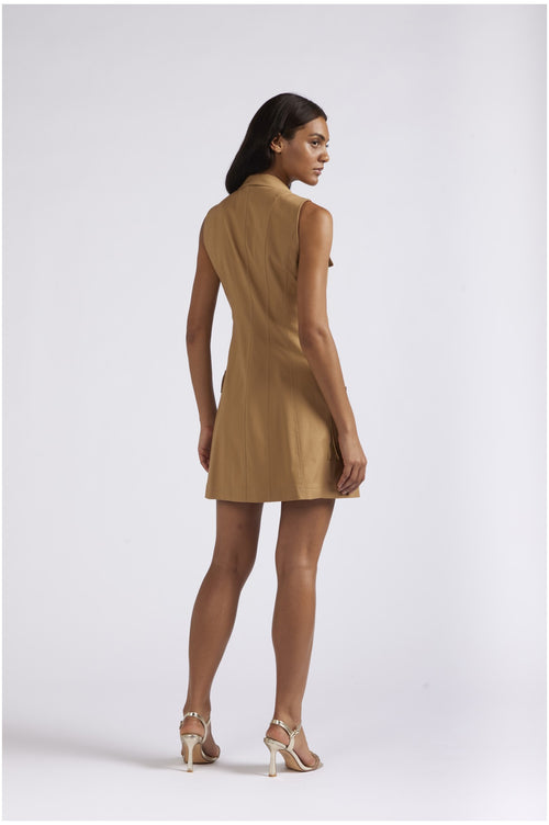 ABITO DOPPIOPETTO SMANICATO CON TASCONIIN TESSUTO ELASTICO