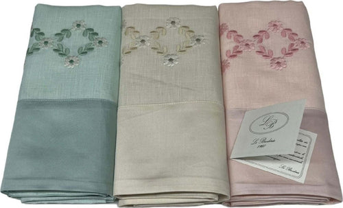 3 Asciugamani E 3 Ospiti Di 100% Lino Ricamato Con Bordo Di Raso In Cotone Art. Felce Var.1 Broderie Casa e cucina/Tessili per la casa/Biancheria da bagno/Asciugamani/Set di asciugamani Biancheria Arredo Home - Nola, Commerciovirtuoso.it