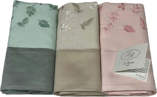3 Asciugamani E 3 Ospiti Di Lino Ricamato Con Bordo Di Raso Art.foglie Var. 2 Broderie Casa e cucina/Tessili per la casa/Biancheria da bagno/Asciugamani/Set di asciugamani Biancheria Arredo Home - Nola, Commerciovirtuoso.it