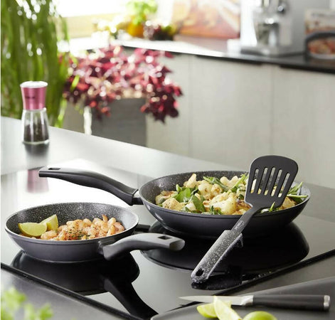 3 Padelle Cucina Antiaderenti In Alluminio Con Rivestimento Effetto Stone Da 20-24-28 Cm Di Diametro Casa e cucina/Pentole padelle e pirofile/Pentole e padelle/Set/Set di padelle Puleo Casa - Palermo, Commerciovirtuoso.it