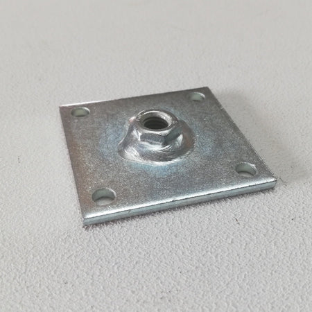 Piastrina 50x50x3mm in acciaio zincato dado M10 - 5pz