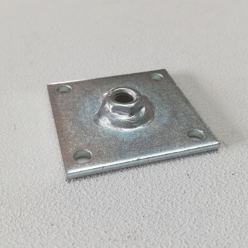 Piastrina 50x50x3mm in acciaio zincato dado M12 - 5pz