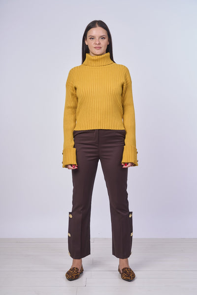 Maglia collo alto senape o beige