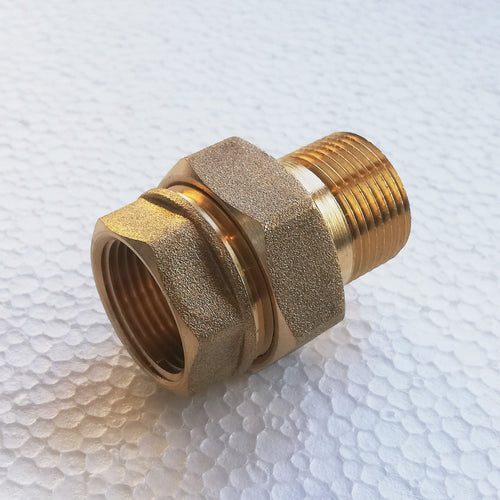 Bocchettone MF da 1+1/2 conico in ottone per acqua con guarnizione