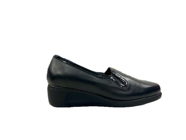 comfort Scarpa slip on donna in pelle nera con elastici C3I2250