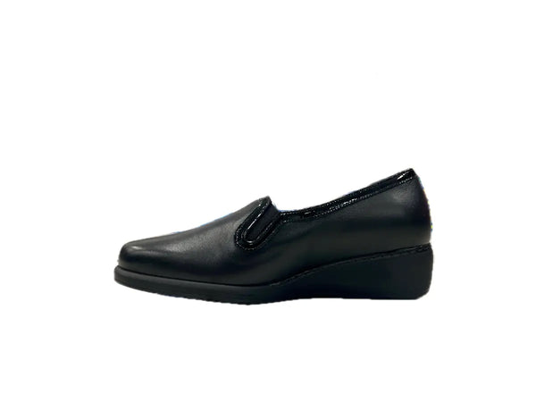 comfort Scarpa slip on donna in pelle nera con elastici C3I2250