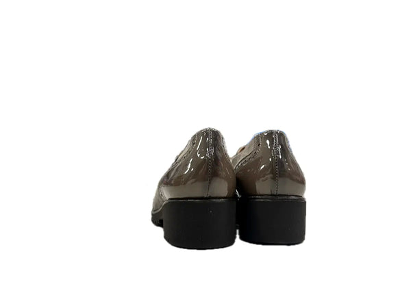 CONFORT Mocassino donna in taupe in pelle scamosciata e vernice