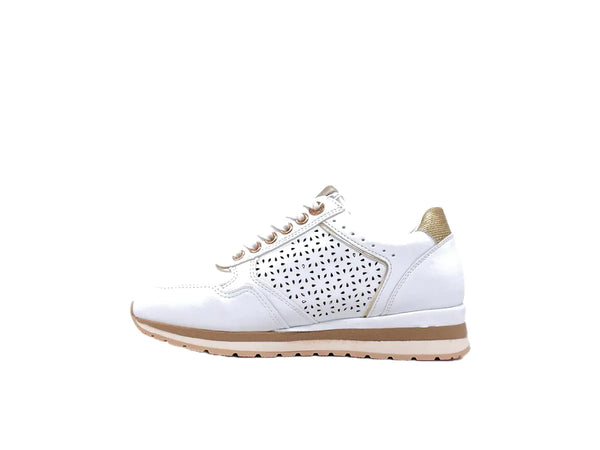 XTI Sneakers donna bianche traforate con zip