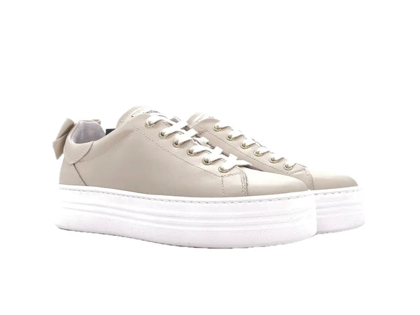 NERO GIARDINI Sneakers con fiocco Donna Milk