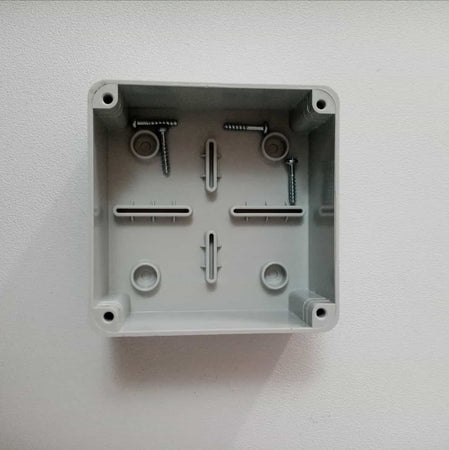 Cassetta derivazione L 100 x H 100 x P 50mm IP56 pareti liscie quadrata