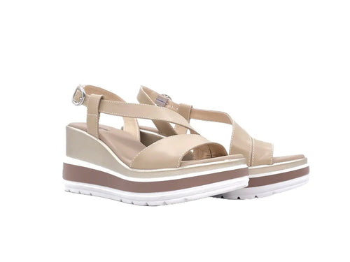 NERO GIARDINI Sandali donna con zeppa in pelle colore lino