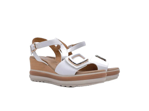 MODA ITALIA Sandali donna in pelle bianca con strappo