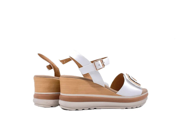 MODA ITALIA Sandali donna in pelle bianca con strappo