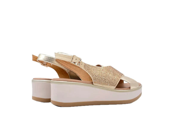 STUDIO MODA Sandali donna con fasce incrociate in pelle platino e strass