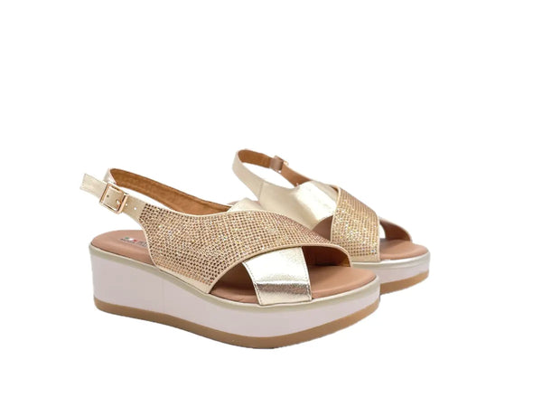 STUDIO MODA Sandali donna con fasce incrociate in pelle platino e strass