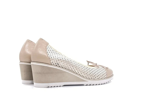 DONNA SOFT Decollete con zeppa beige traforato 7285