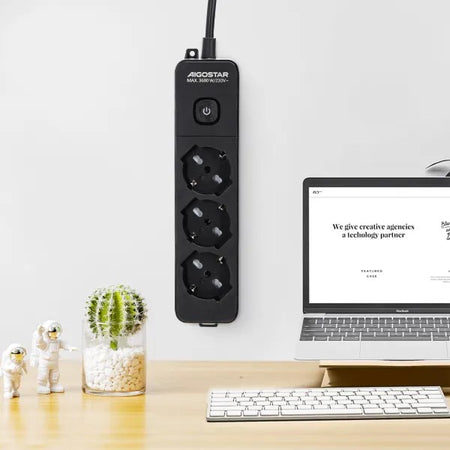 Multipresa nera da 3 posti universali con interruttore cavo da 1,5mt