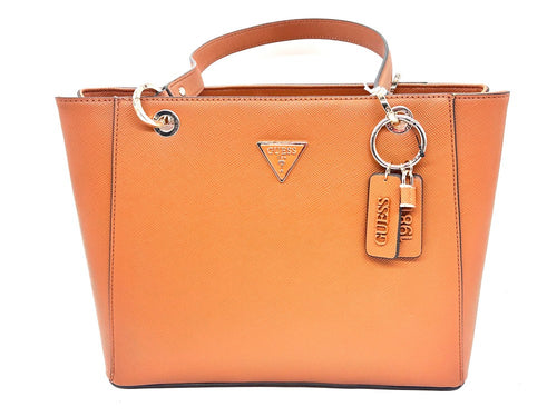 Guess borsa shopper noelle cognac con manici e charm logo