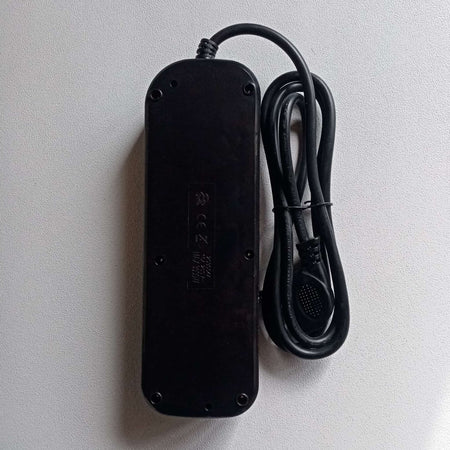 Multipresa nera da 4 posti universali con 5 interruttori cavo da 1,5mt