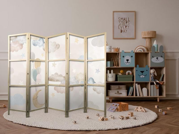Paravento giapponese - Fairy-Tale Moon - Moon with balloons among clouds and stars in subdued colors on a light beige ba