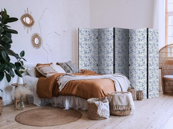 Paravento - Illustration in Vintage Style - Blue Flowers on a White Background