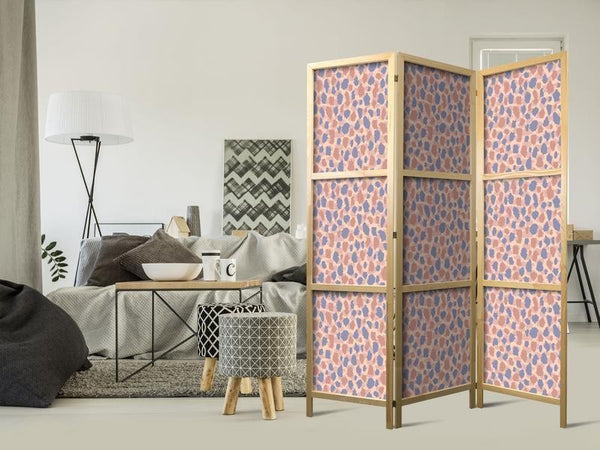Paravento giapponese - Giraffe Pattern - Colorful Animal Pattern in Blue-Pink Spots