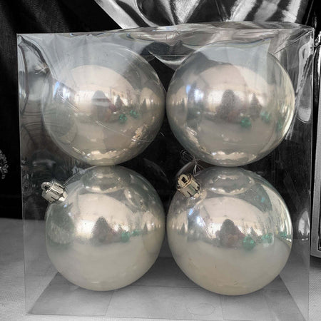4 palline natalizie in PVC Argento Perlato da Ø 10 cm, Pendaglio Tinta Unita Casa e cucina/Decorazioni per interni/Addobbi e decorazioni per ricorrenze/Decorazioni natalizie/Addobbi e decorazioni/Palle e palline MagiediNatale.it - Altamura, Commerciovirtuoso.it