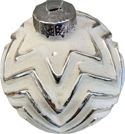 4 Palline per albero di natale in vetro bianco e argento da Ø 8 cm pendaglio decorato Casa e cucina/Decorazioni per interni/Addobbi e decorazioni per ricorrenze/Decorazioni natalizie/Addobbi e decorazioni/Palle e palline MagiediNatale.it - Altamura, Commerciovirtuoso.it