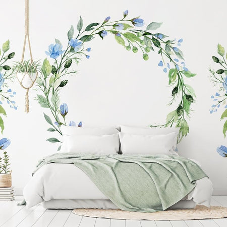 Carta da parati - Romantic wreath - plant motif with blue flowers and leaves