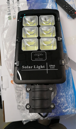 LAMPIONE LED PANNELLO SOLARE STAFFA E TELECOMANDO 400W