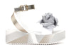 SANDALO ALLA SCHIAVA CON ROSA SU ZEPPA
