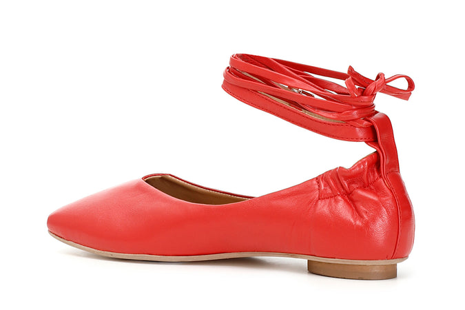 BALLERINA IN PELLE