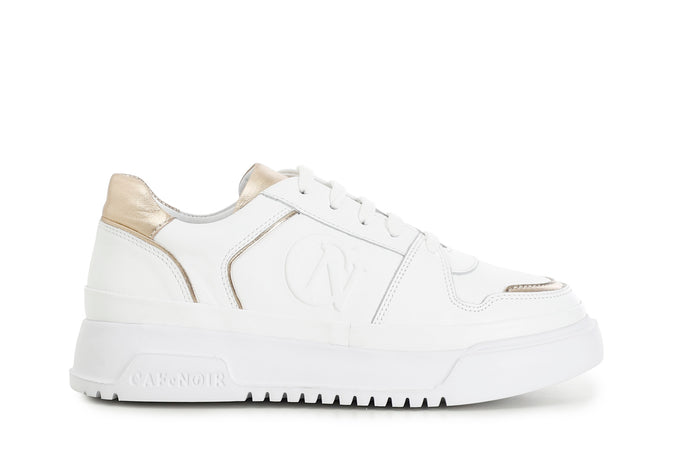 SNEAKERS IN PELLE CON LOGO IN RILIEVO