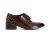 SCARPA ALLACCIATA IN PELLE CON BORCHIE