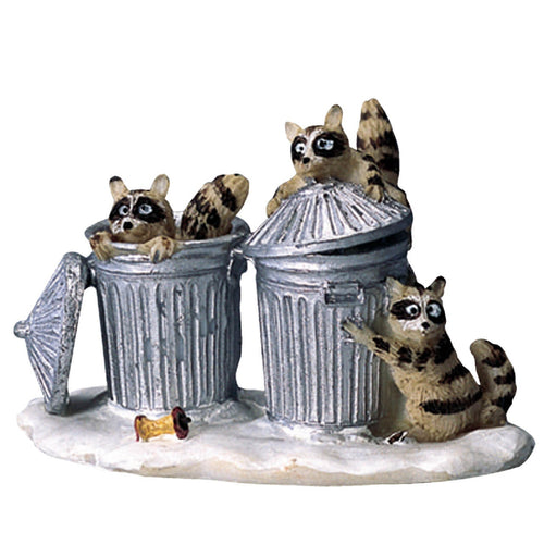 Procioni nella spazzatura, personaggi per villaggio di Natale in Poliresina‎