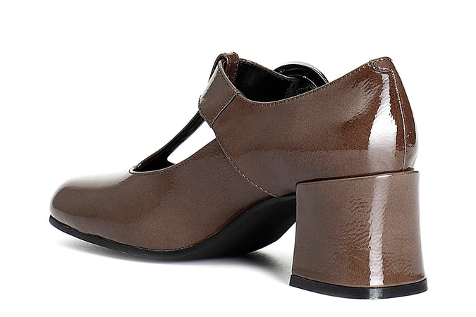 SCARPA IN VERNICE CON FIBBIA