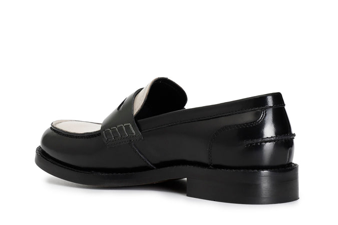 MOCASSINO IN PELLE ABRASIVATA IN TRE COLORI CON ACCESSORIO