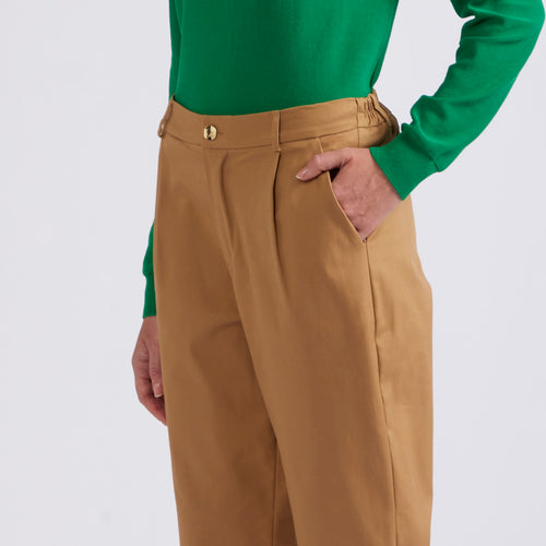 PANTALONE CHINO CON PINCES IN GABARDINADI COTONE