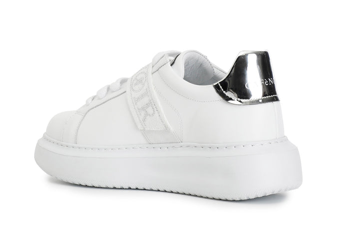 SNEAKERS IN PELLE CON NASTRO LOGATO