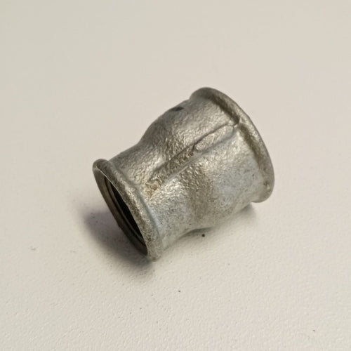 Raccordo FF 1/2''x3/8''  manicotto giunzione ridotta di ghisa zincata malleabile